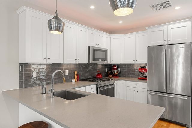 178 Thornton St 1, Boston, MA 02119