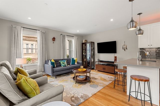 178 Thornton St 1, Boston, MA 02119
