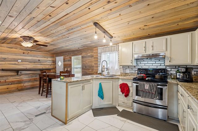 6411 HOLLOMAN CREEK COURT, Plant City, FL 33565