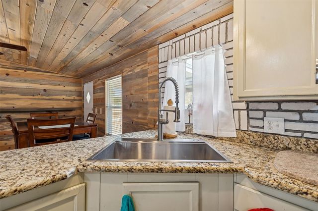 6411 HOLLOMAN CREEK COURT, Plant City, FL 33565