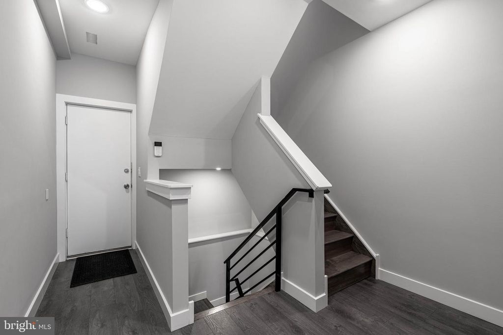 531 W BERKS ST, PHILADELPHIA, PA 19122 — photo 5
