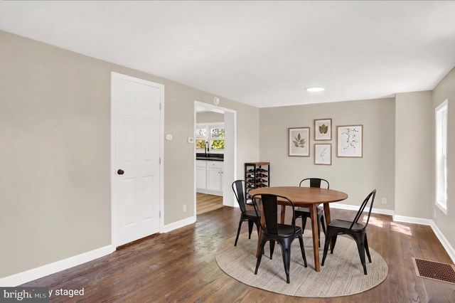 15 PEAR AVE, Manchester, PA 17345