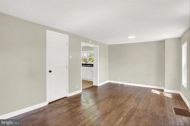 15 PEAR AVE, Manchester, PA 17345