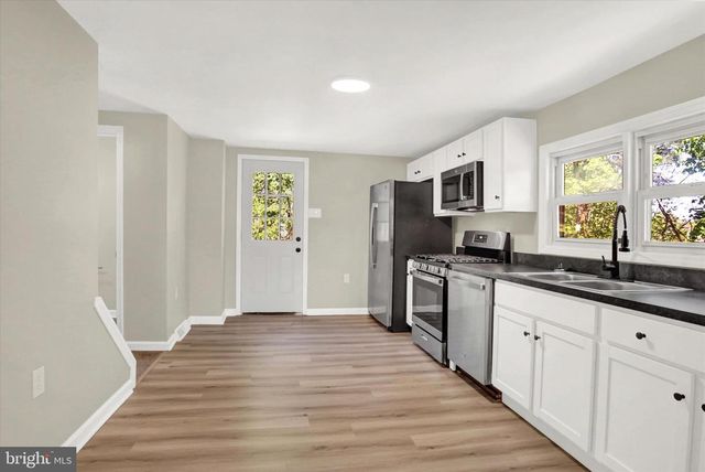 15 PEAR AVE, Manchester, PA 17345