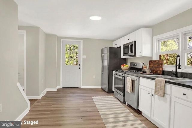 15 PEAR AVE, Manchester, PA 17345