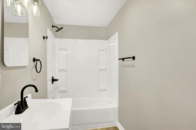 15 PEAR AVE, Manchester, PA 17345
