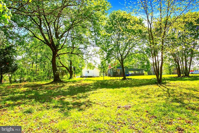 15 PEAR AVE, Manchester, PA 17345
