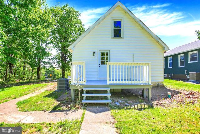 15 PEAR AVE, Manchester, PA 17345