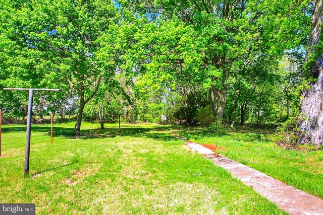 15 PEAR AVE, Manchester, PA 17345