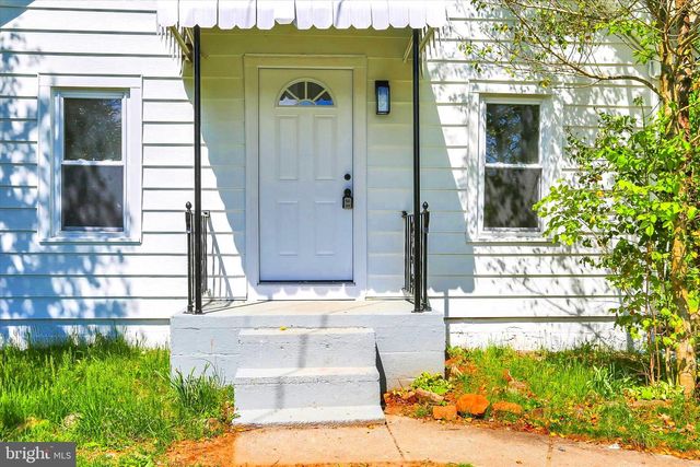 15 PEAR AVE, Manchester, PA 17345