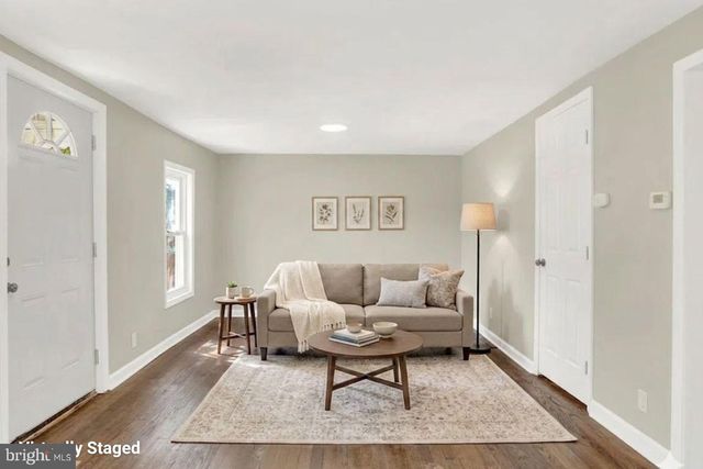 15 PEAR AVE, Manchester, PA 17345