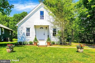 15 PEAR AVE, Manchester, PA 17345