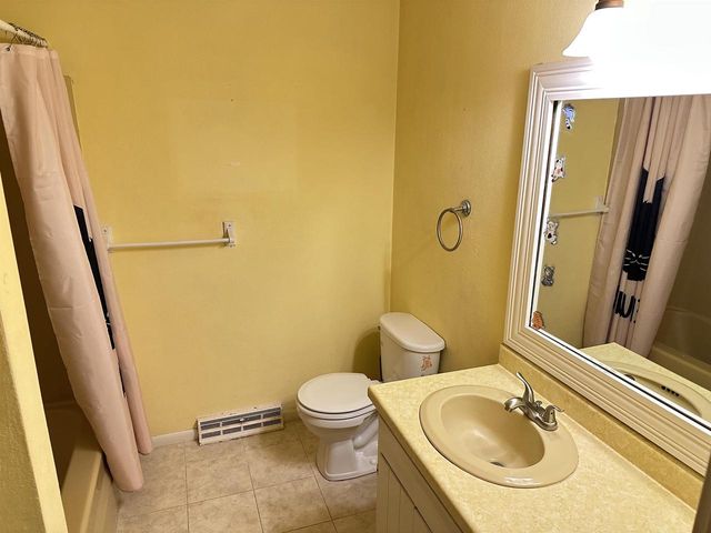 2127 S Pearl Street, Janesville, WI 53546