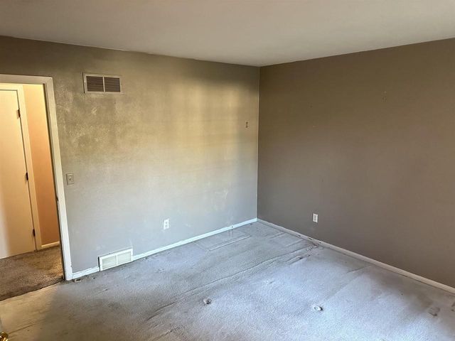 2127 S Pearl Street, Janesville, WI 53546