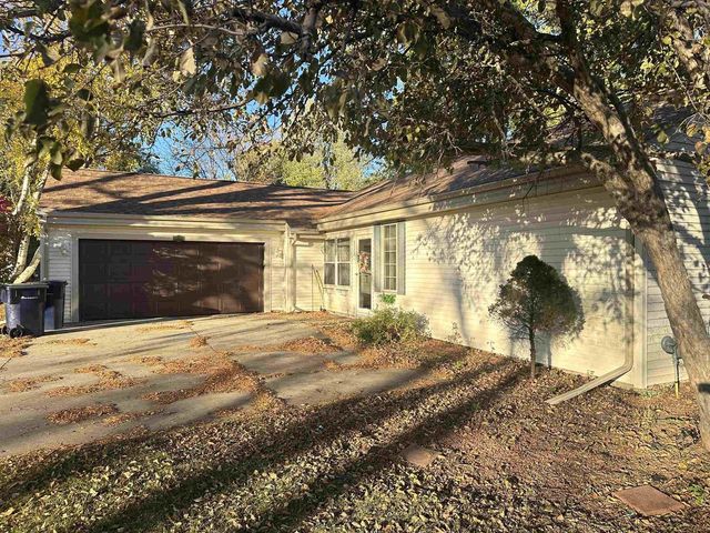 2127 S Pearl Street, Janesville, WI 53546