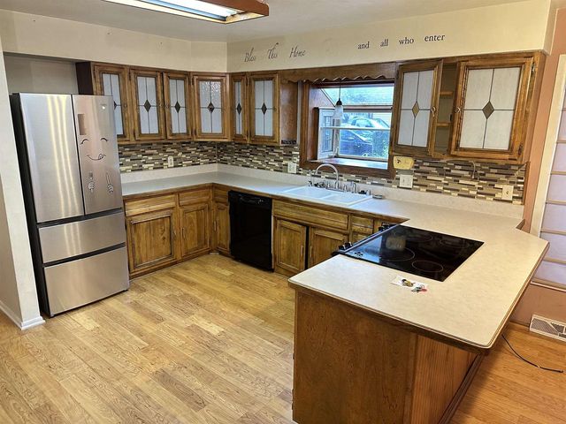 2127 S Pearl Street, Janesville, WI 53546