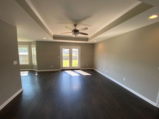 813 Pleasant Meadow Ln, Bowling Green, KY 42101