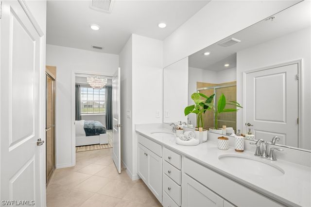 20550 Hazelnut CT S 1811, Lehigh Acres, FL 33936