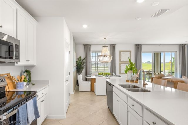 20550 Hazelnut CT S 1811, Lehigh Acres, FL 33936