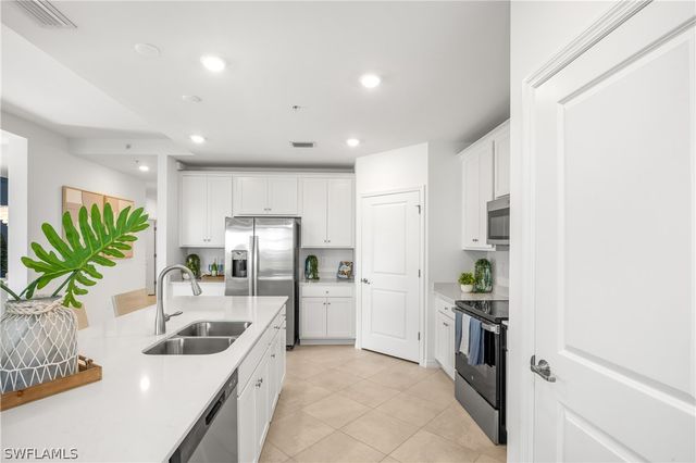 20550 Hazelnut CT S 1811, Lehigh Acres, FL 33936