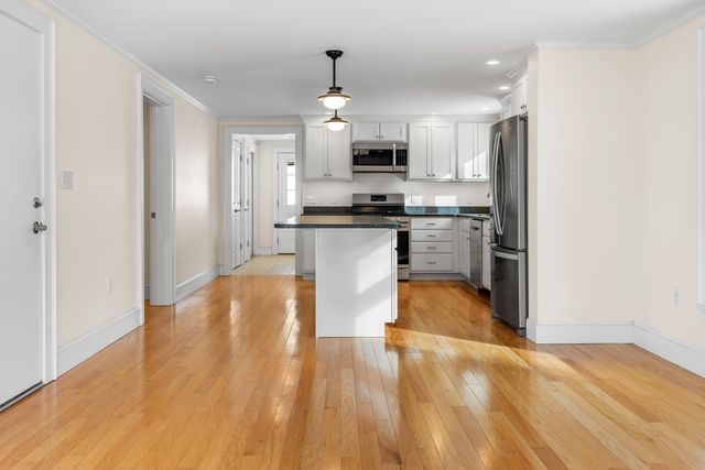 38 Ozzy Lane, Hartford, VT 05001