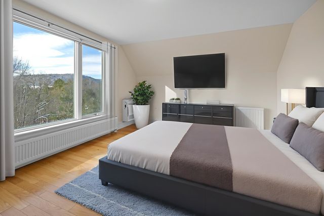 38 Ozzy Lane, Hartford, VT 05001