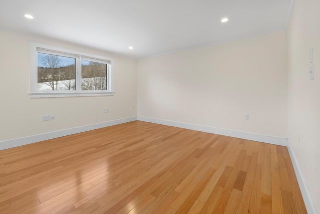 38 Ozzy Lane, Hartford, VT 05001