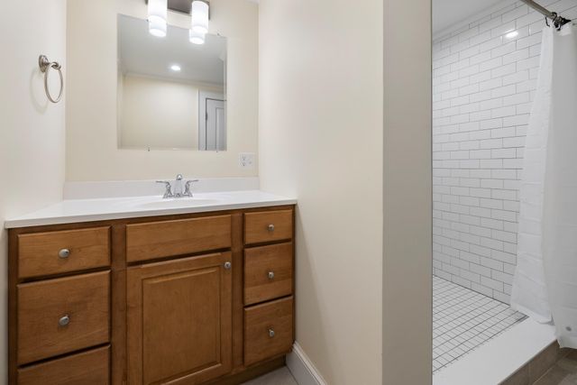 38 Ozzy Lane, Hartford, VT 05001