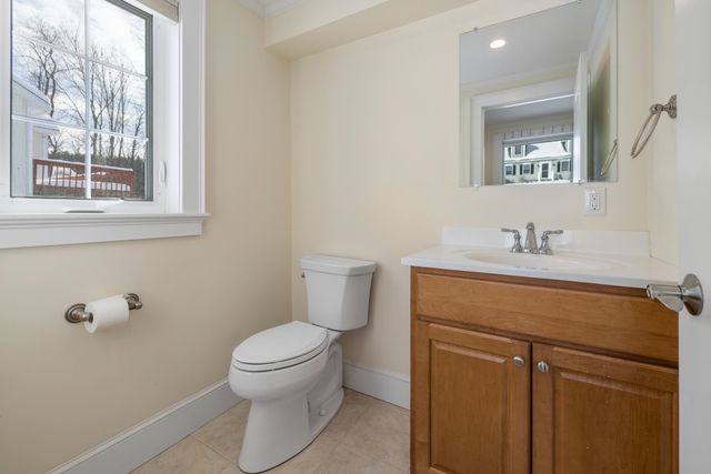 38 Ozzy Lane, Hartford, VT 05001