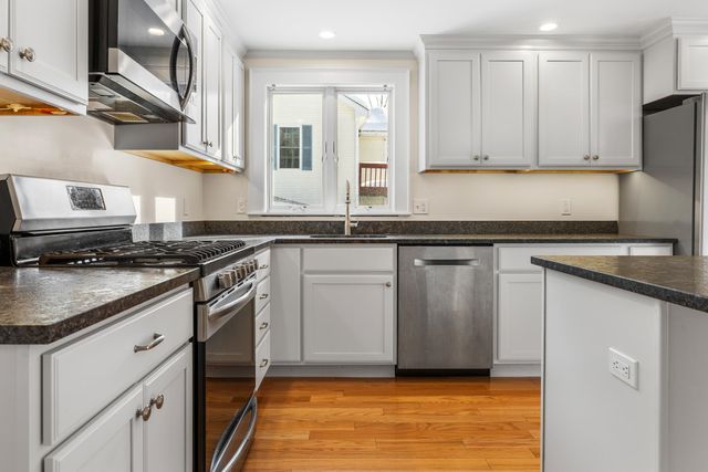 38 Ozzy Lane, Hartford, VT 05001