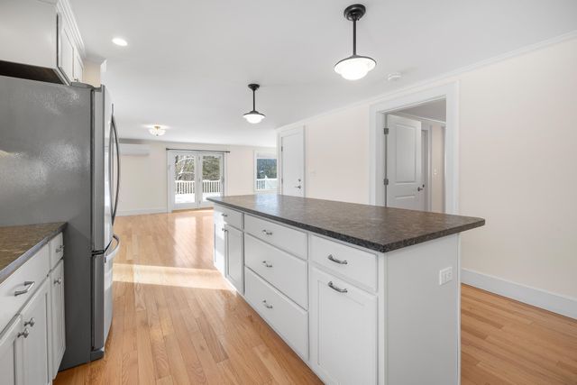 38 Ozzy Lane, Hartford, VT 05001