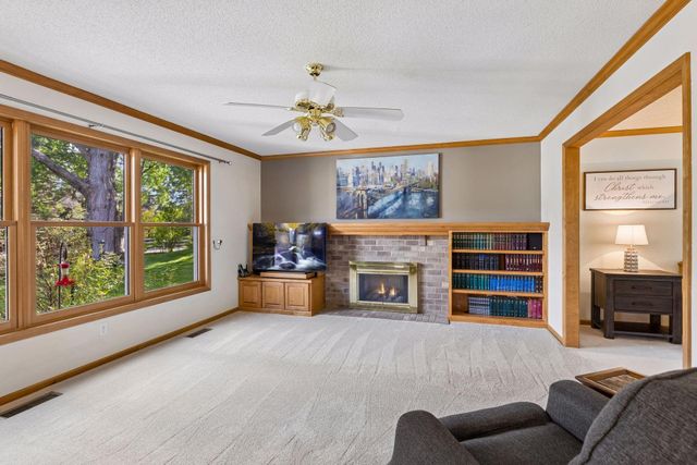 19015 31st Avenue N, Plymouth, MN 55447