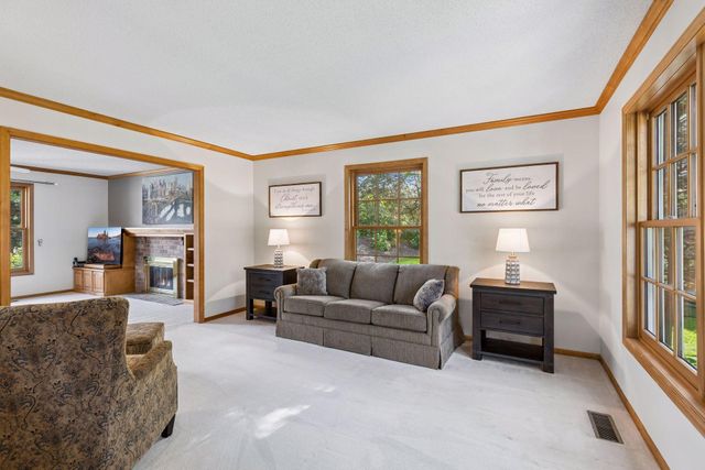 19015 31st Avenue N, Plymouth, MN 55447