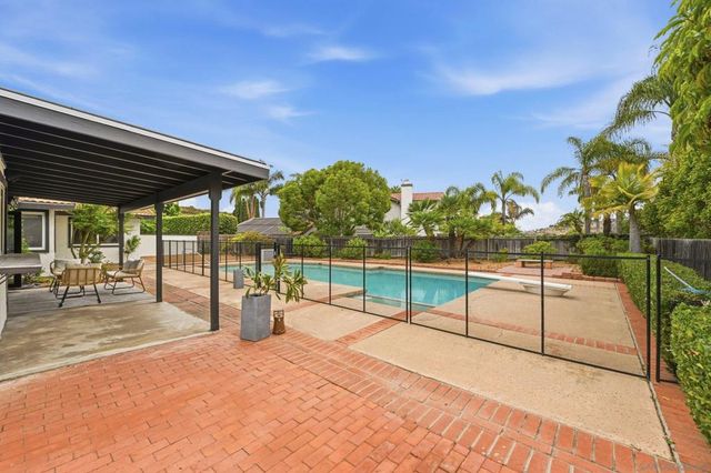 802 Santa Hidalga, Solana Beach, CA 92075