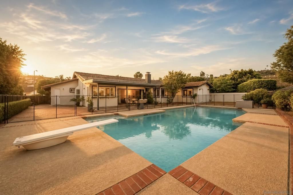 Image 2 of property listing at 802 Santa Hidalga, Solana Beach, CA 92075