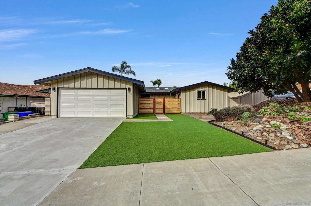 3904 Sherbourne Dr, Oceanside, CA 92056