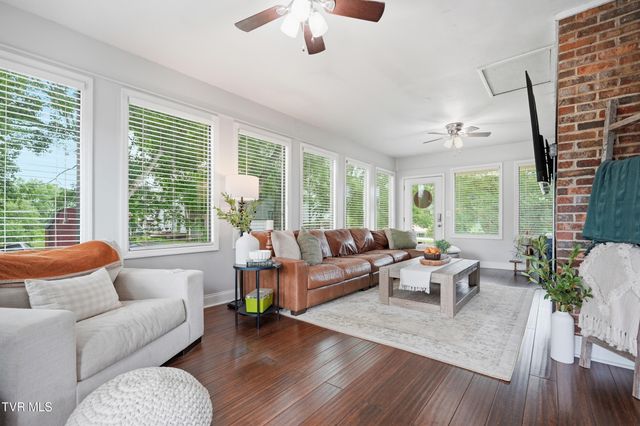 326 Oak Haven Drive, Kingsport, TN 37664