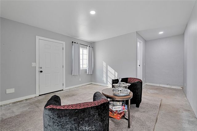 70 W Claremont St, Pasadena, CA 91103