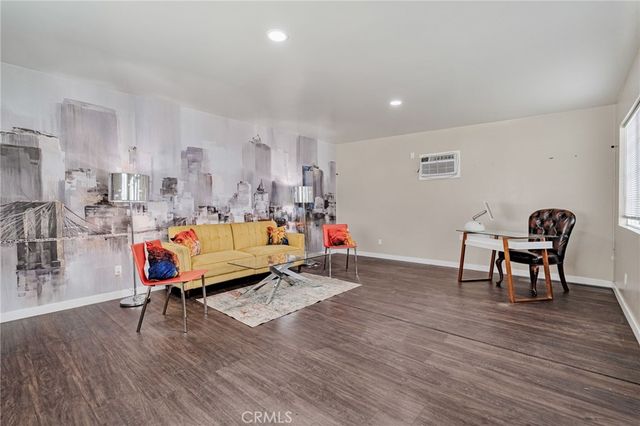 70 W Claremont St, Pasadena, CA 91103