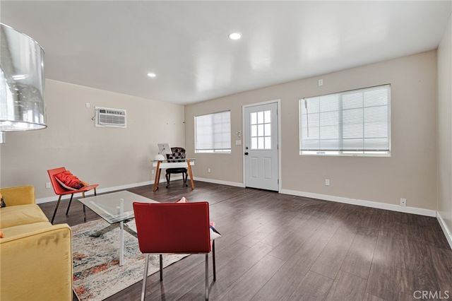 70 W Claremont St, Pasadena, CA 91103