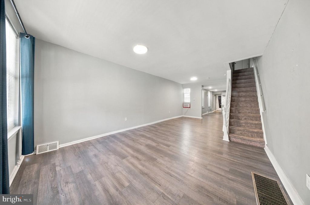1435 EDGMONT AVE, CHESTER, PA 19013 — photo 4