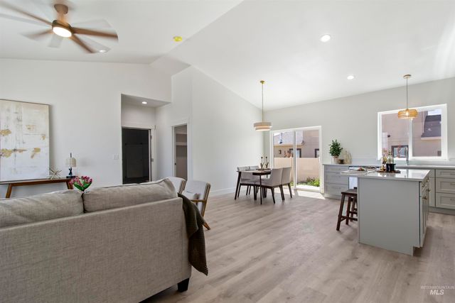 581 Gemini Ct, Twin Falls, ID 83301