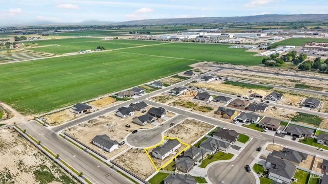 581 Gemini Ct, Twin Falls, ID 83301