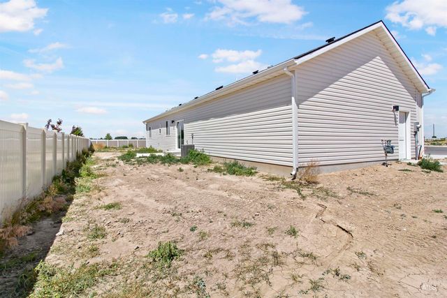 581 Gemini Ct, Twin Falls, ID 83301
