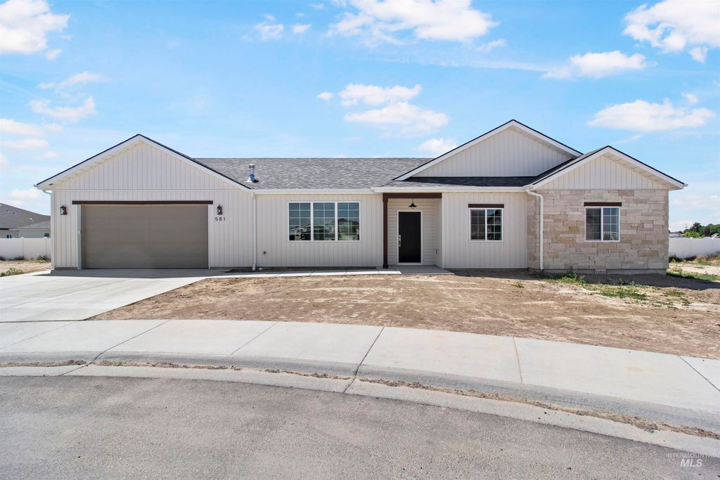 581 Gemini Ct, Twin Falls, ID 83301