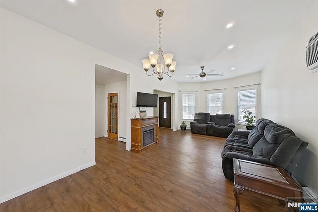 17 Franklin Place, Kearny, NJ 07032