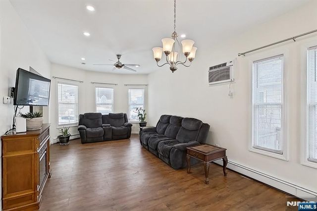 17 Franklin Place, Kearny, NJ 07032