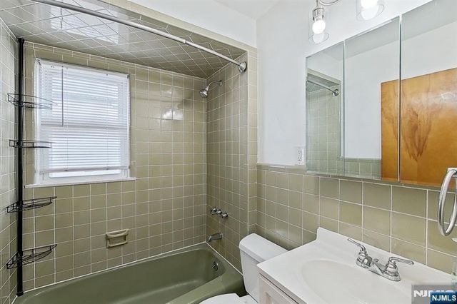 17 Franklin Place, Kearny, NJ 07032