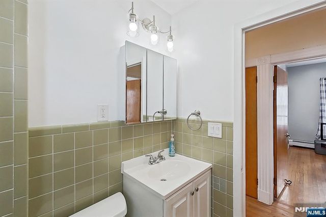 17 Franklin Place, Kearny, NJ 07032