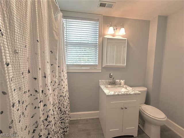 427 Columbia Avenue, Williamstown, WV 26187